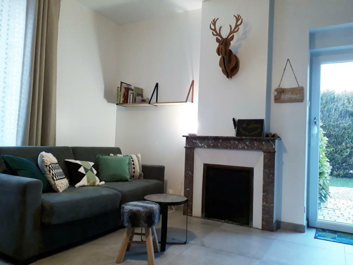 Gite Aux Lauriers Lacroix-sur-Meuse Екстериор снимка